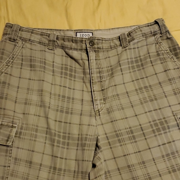 IZOD Green Striped Cargo shorts - Picture 2 of 14
